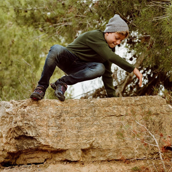 Blackout Mid Hiker Footwear