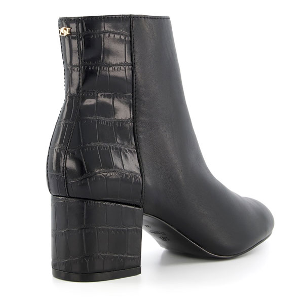 Oleah Chic Everyday Black Ankle Boots