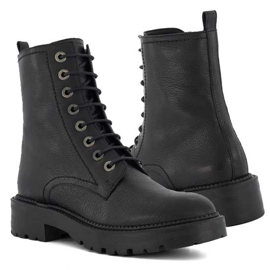 Press Lace-Up Fastening Boot
