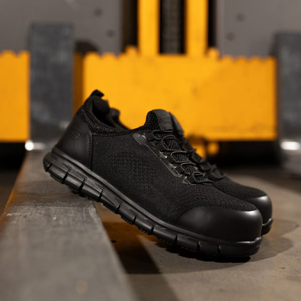 Synergy Omat Slip-Resistant Safety Trainer